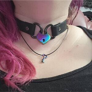 Genuine leather locking collar, rainbow padlock and key